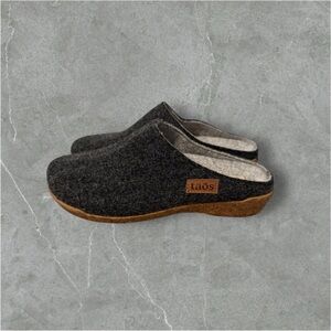 Taos Footwear Dark Charcoal Felt Slip-On Clogs with Brown Sole